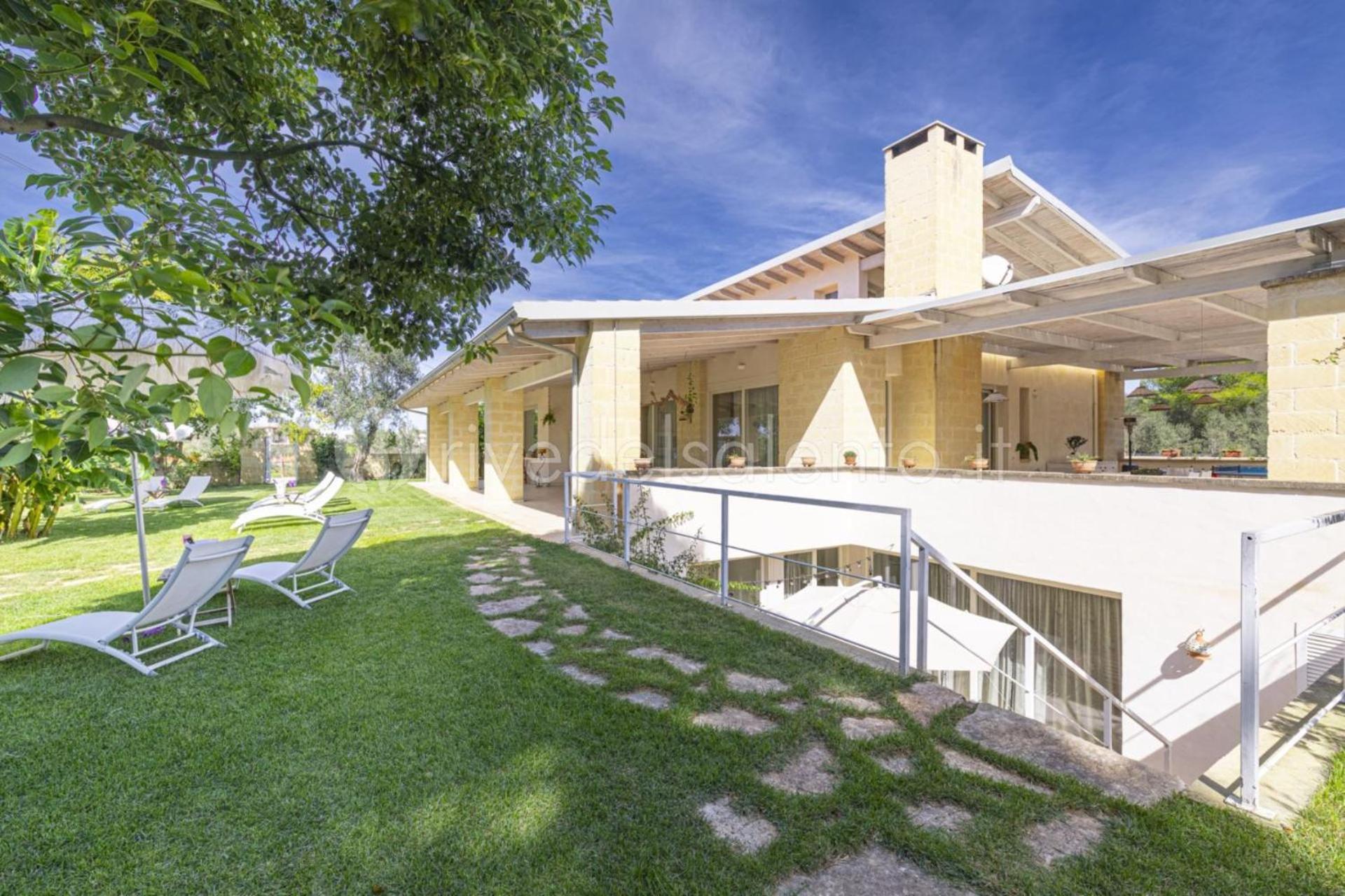 Villa Reginella Лече Екстериор снимка