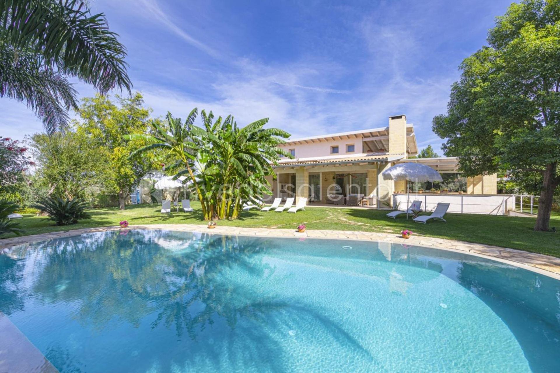 Villa Reginella Лече Екстериор снимка