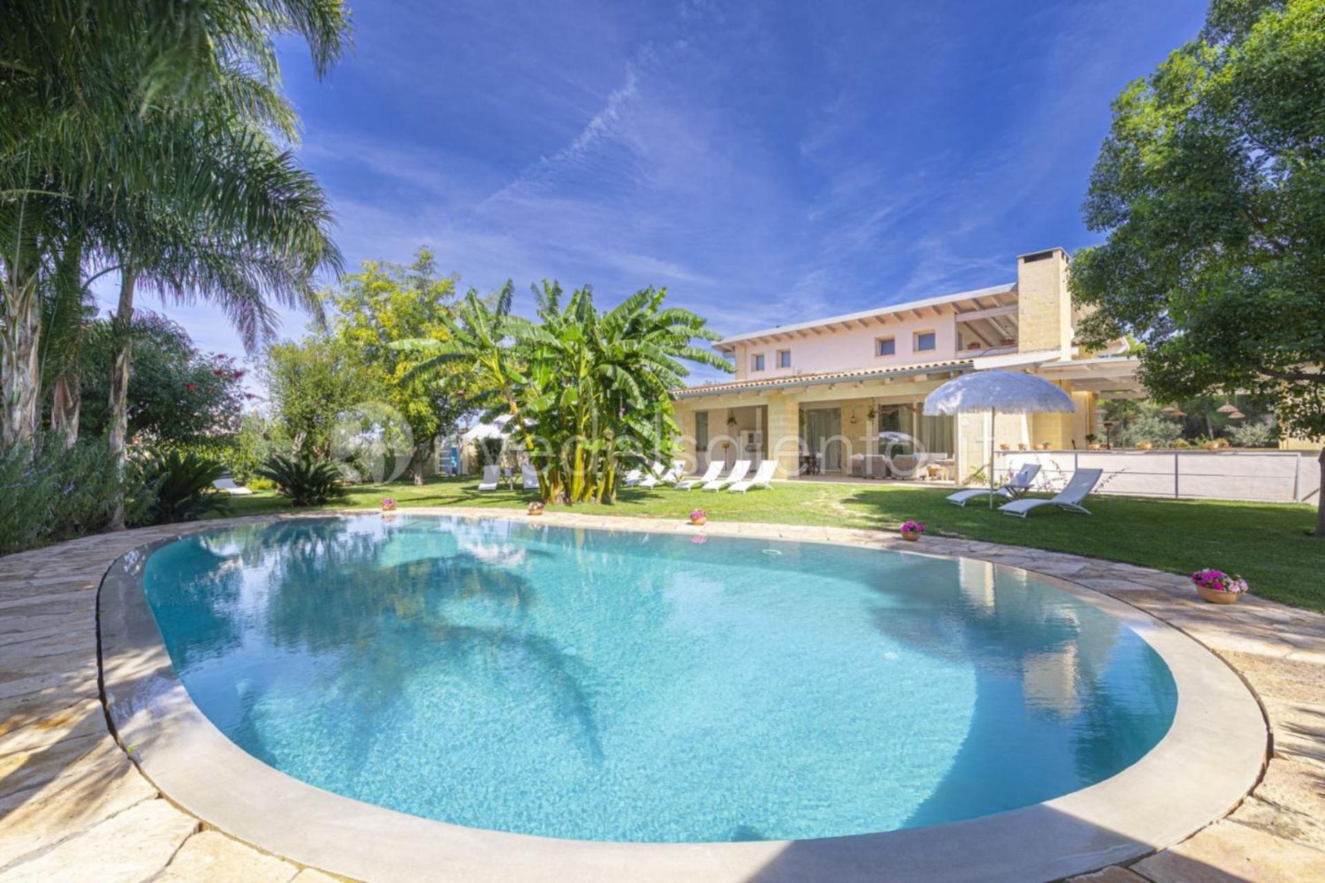 Villa Reginella Лече Екстериор снимка